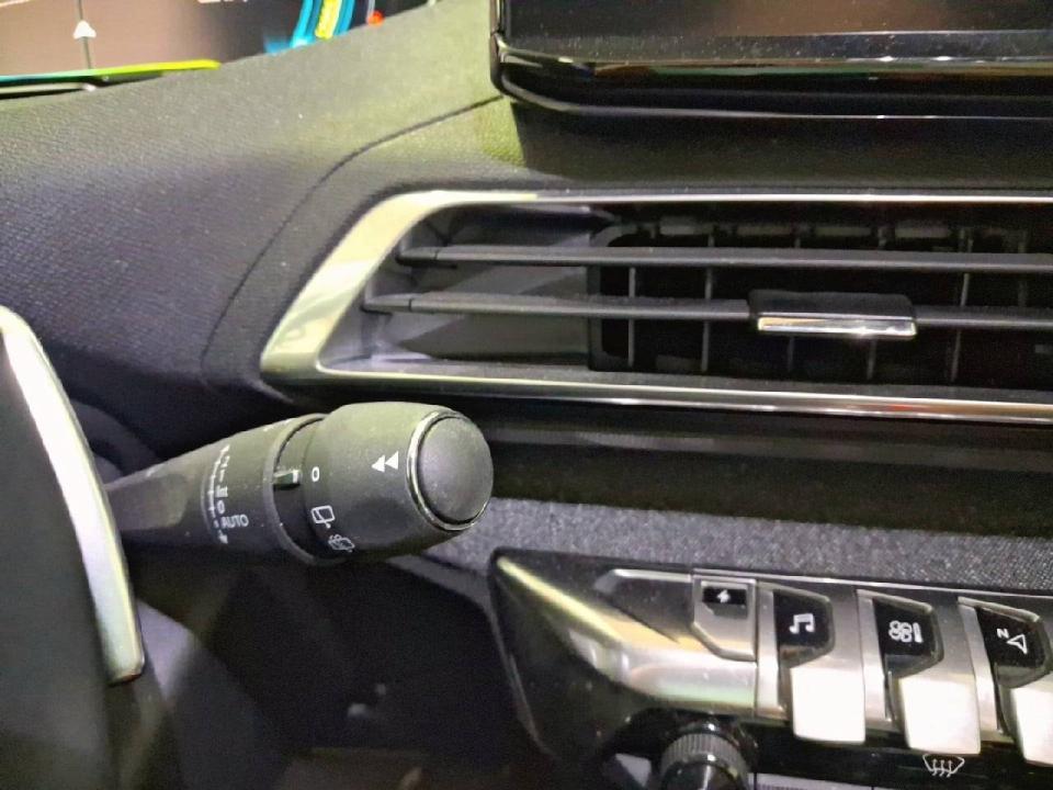Peugeot 3008 Hybrid 300 e-EAT8 Roadtrip