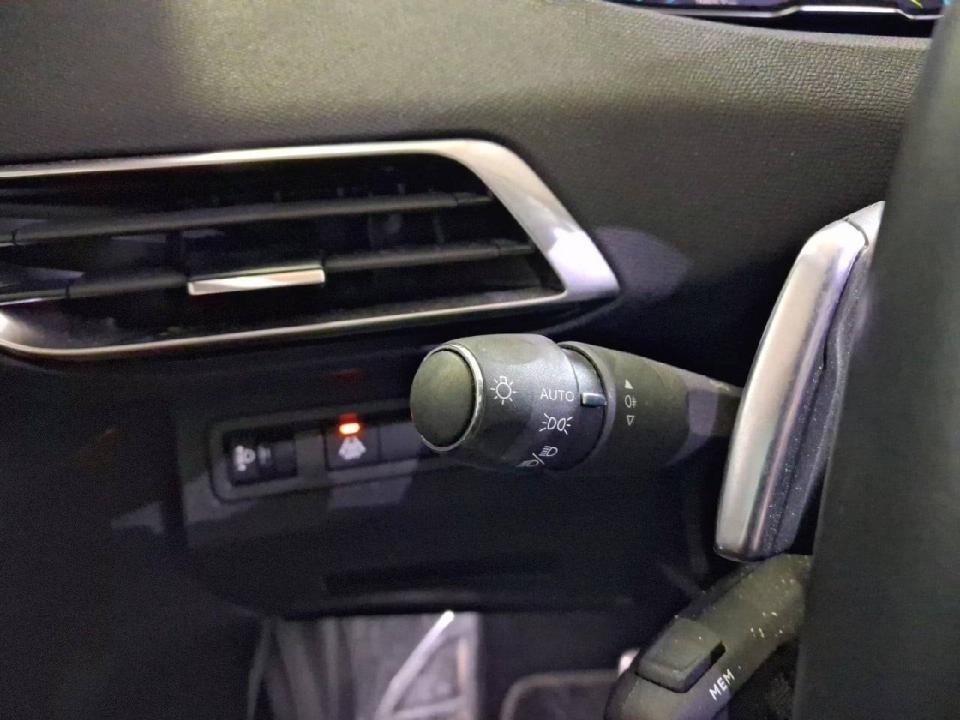 Peugeot 3008 Hybrid 300 e-EAT8 Roadtrip