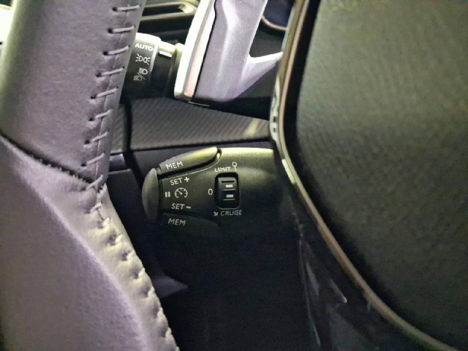 Peugeot 2008 N2008 Allure Hybrid 145 eDCS6