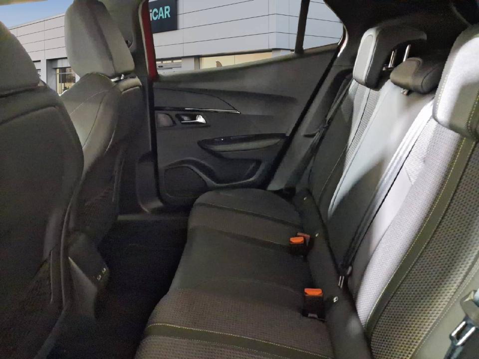 Peugeot e-2008 Eléctrico GT 136 (100kW)