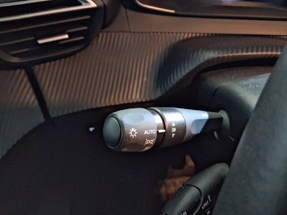 Peugeot 208 Allure Gasolina 100 S&S 6 Vel. MAN