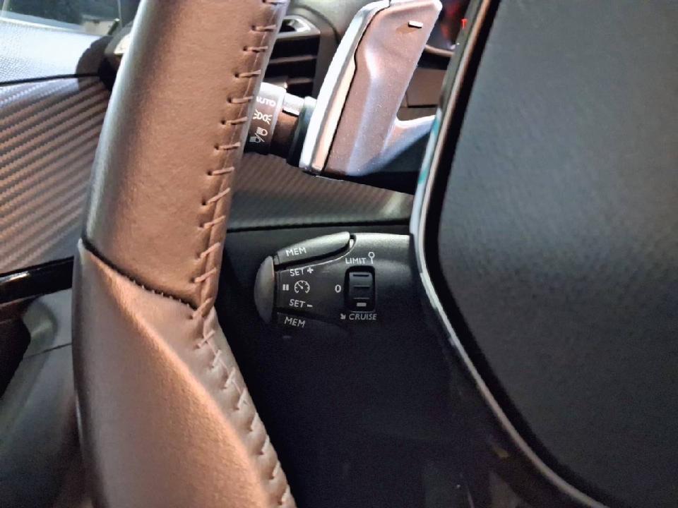 Peugeot 2008 N2008 Style Hybrid 145 eDCS6