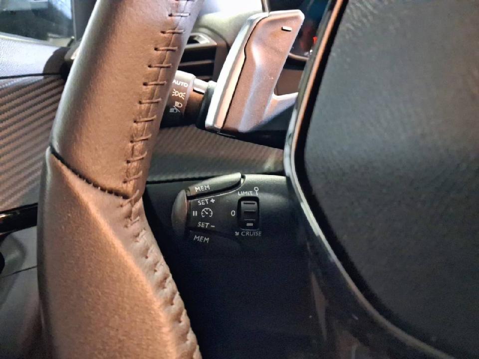 Peugeot 2008 N2008 Style Hybrid 145 eDCS6