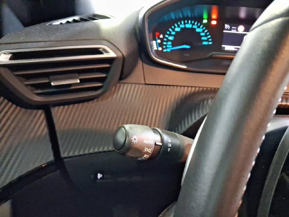 Peugeot 2008 N2008 Style Hybrid 145 eDCS6