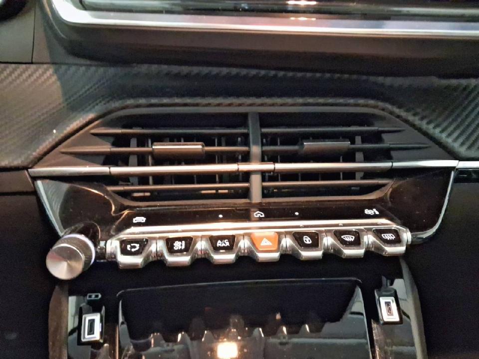 Peugeot 208 Allure HYBRID 100 eDCS6