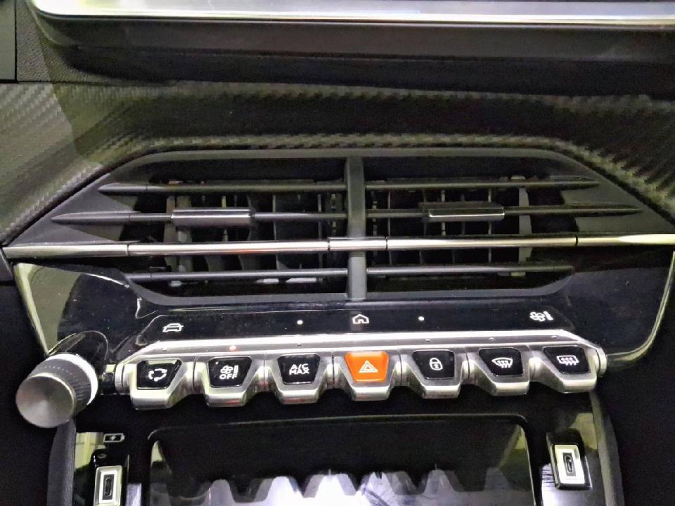 Peugeot 2008 Allure Gasolina 100 S&S 6 Vel. MAN