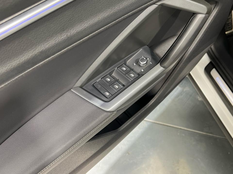 imagen swiper vehículo 16