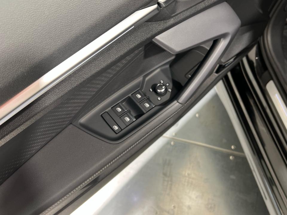 imagen swiper vehículo 16