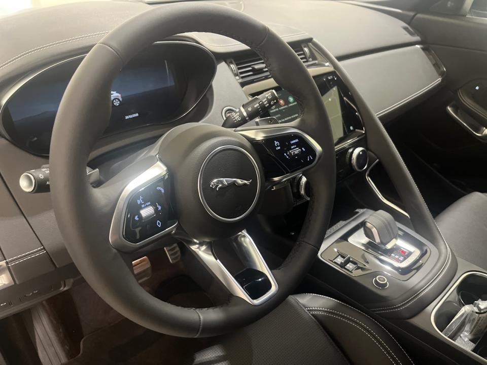 imagen swiper vehículo 17