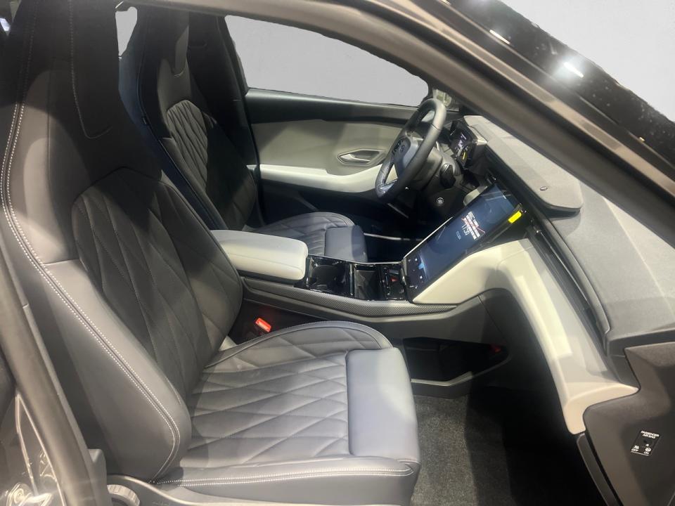 imagen swiper vehículo 9