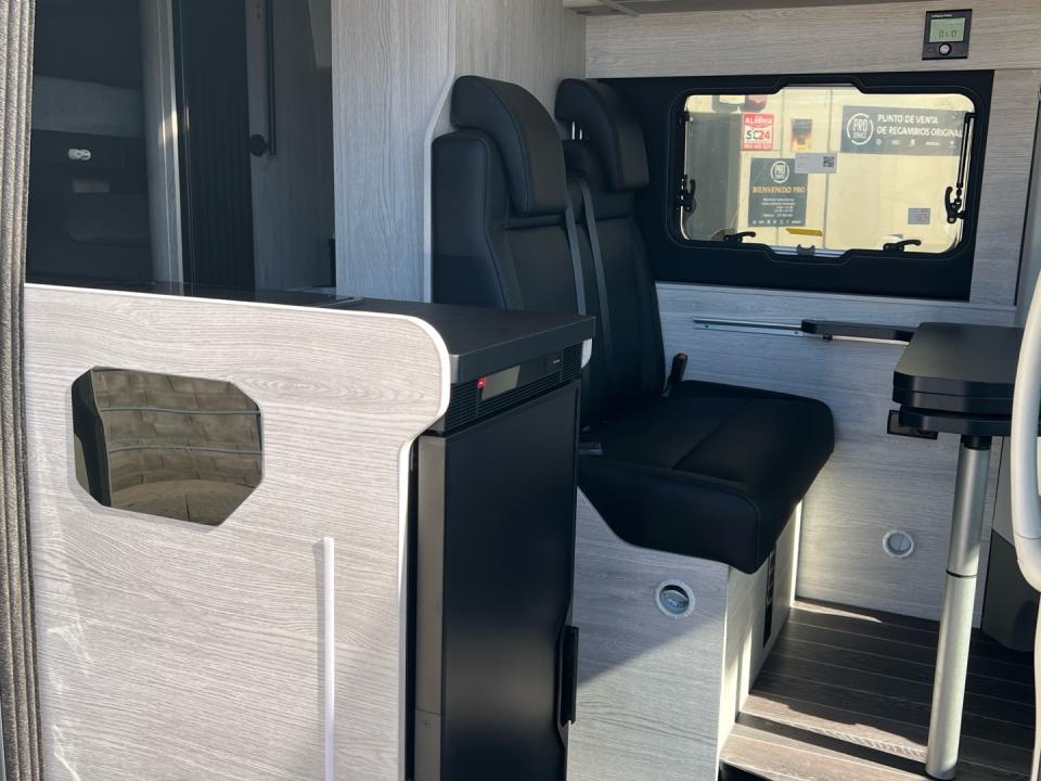 imagen swiper vehículo 6