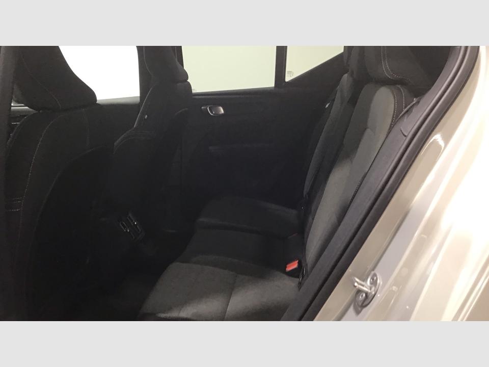 Volvo XC40 XC40 Plus, B3 Mild hybrid, Gasolina, Dark