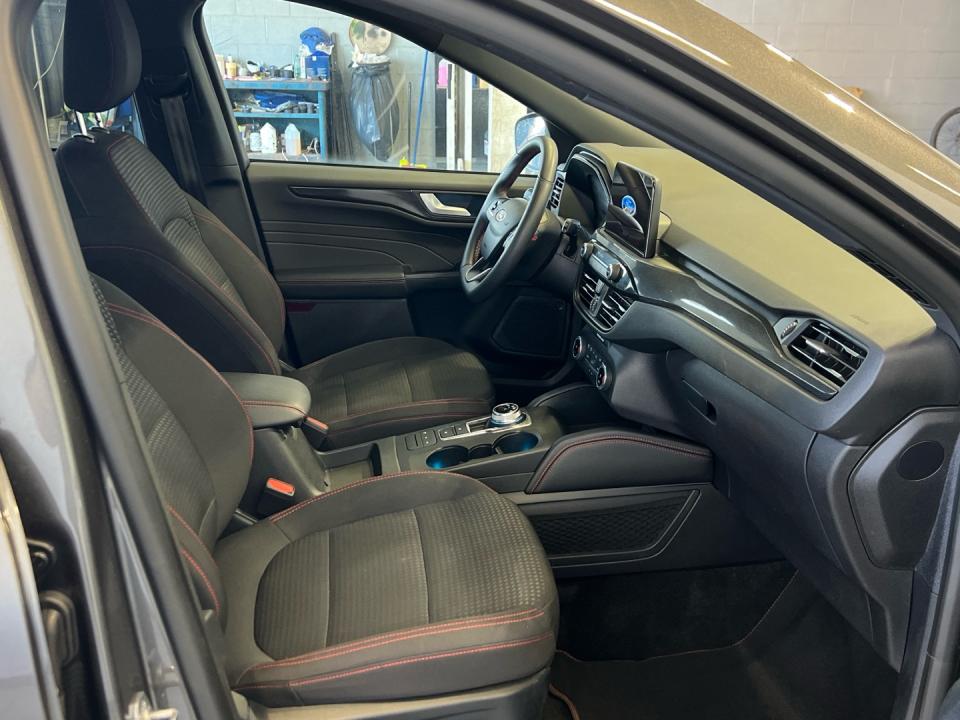 Ford Kuga 2.5 PHEV ST-LINE AUTO 225 5P