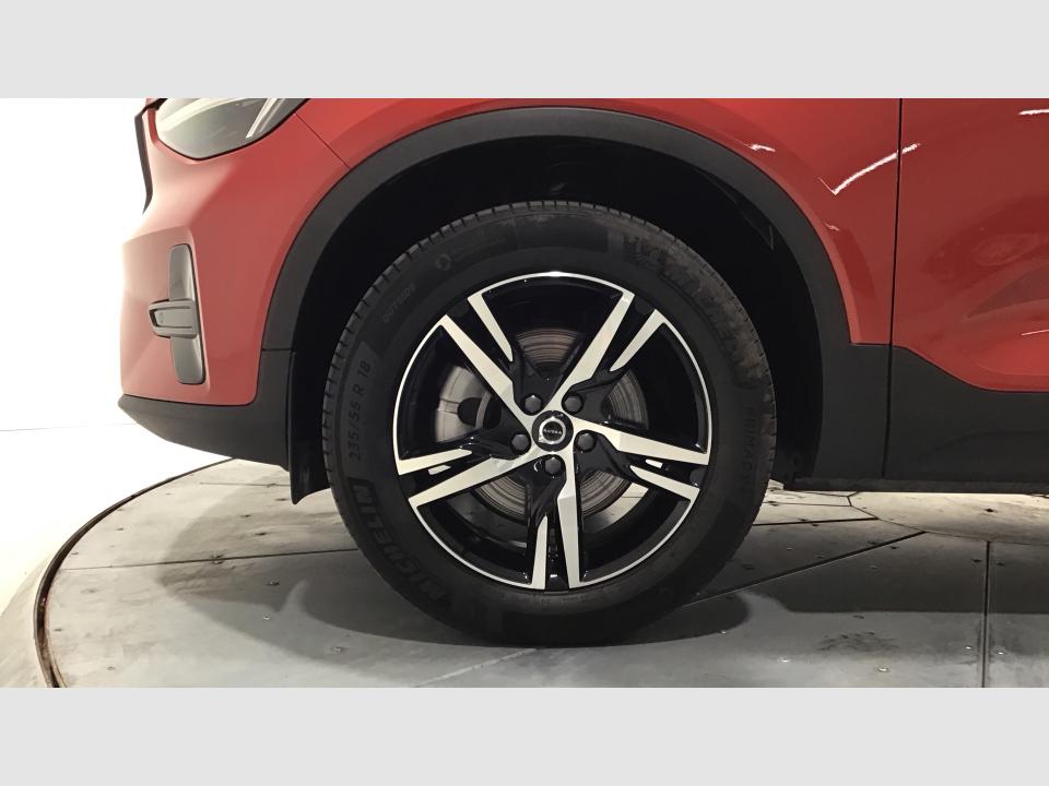 Volvo XC40 XC40 Plus, B3 Mild hybrid, Gasolina, Dark