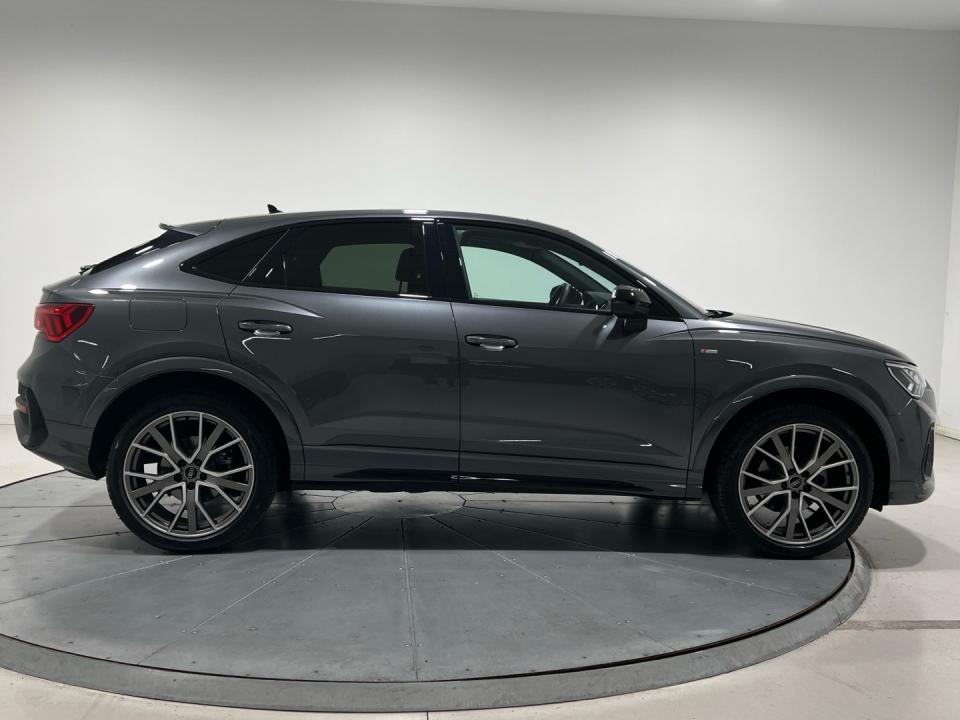Audi Q3 Sportback 2.0 35 TDI S TRONIC BLACK LIMITED 150 5P