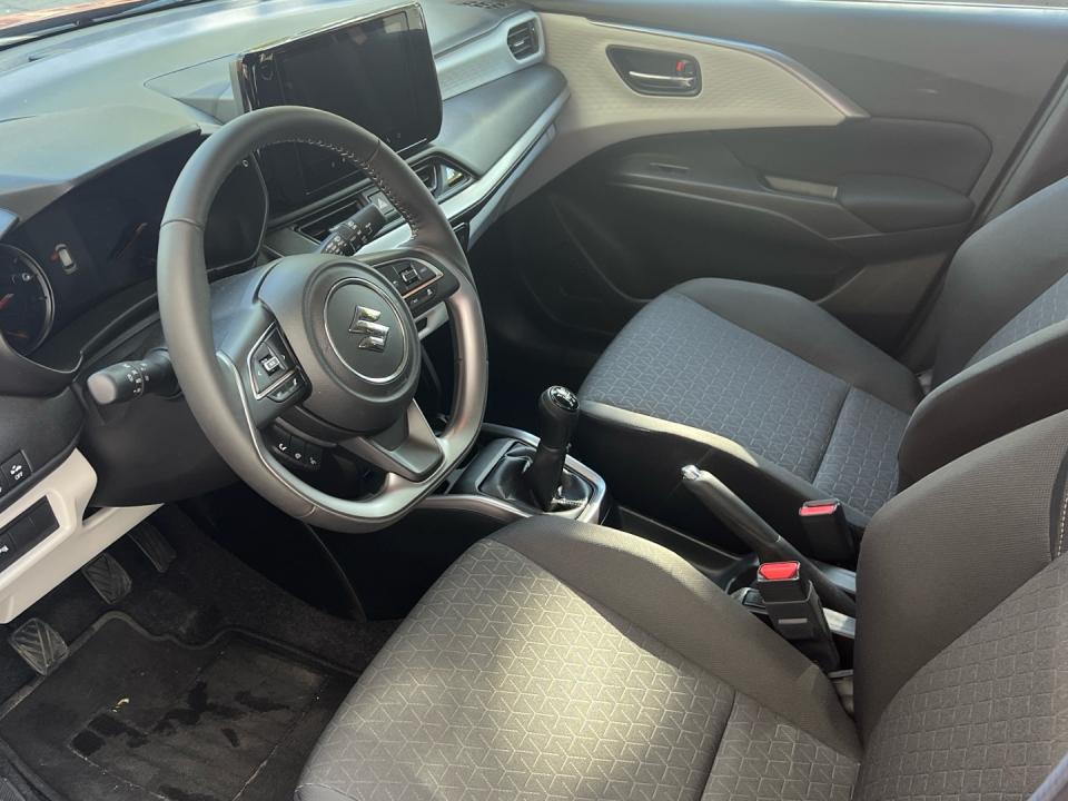 Suzuki Swift 1.2 MILD HYBRID S3 81 5P