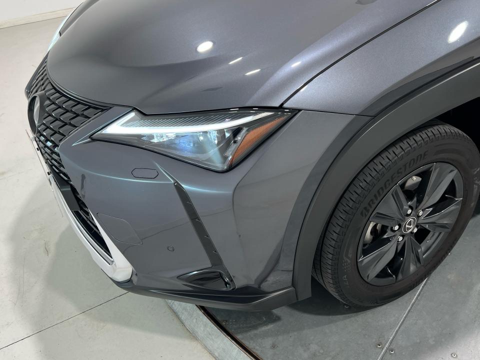 Lexus UX - foto 2