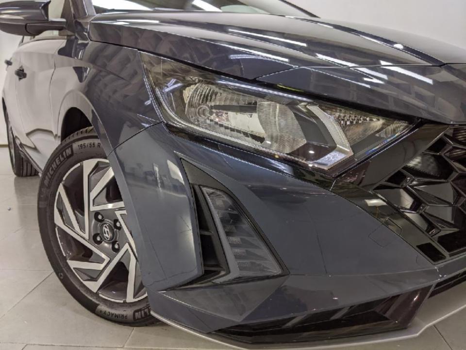 Hyundai i20 seminuevo Murcia: compacto y eficiente - foto 3