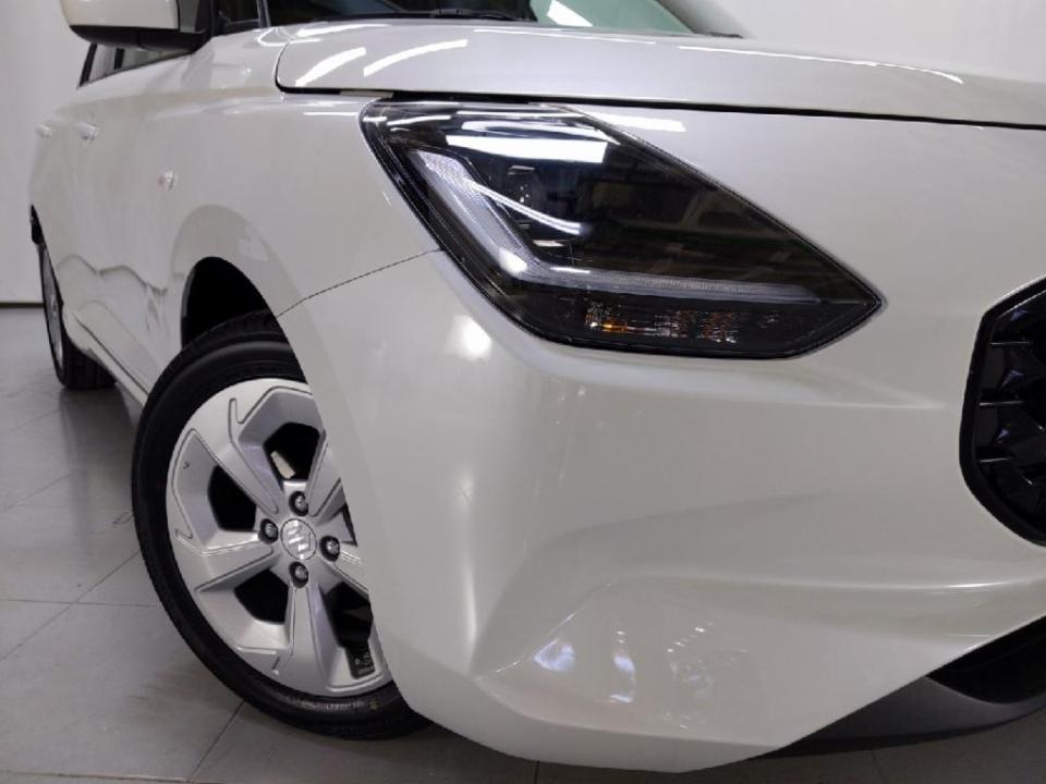 Suzuki Swift - foto 3