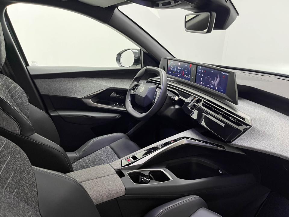 Peugeot 5008 Hybrid 1.2 100KW Allure eDCS6