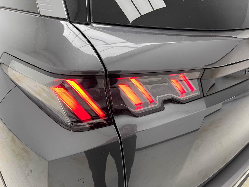 Peugeot 5008 Hybrid 1.2 100KW Allure eDCS6