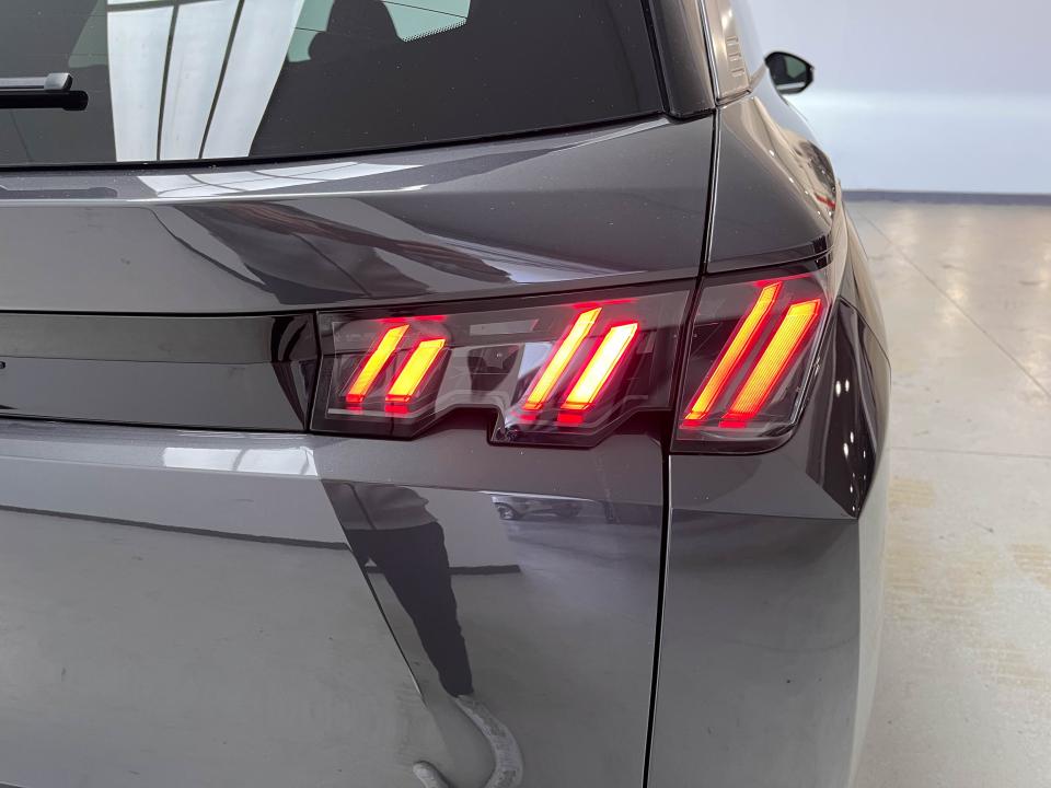 Peugeot 5008 Hybrid 1.2 100KW Allure eDCS6
