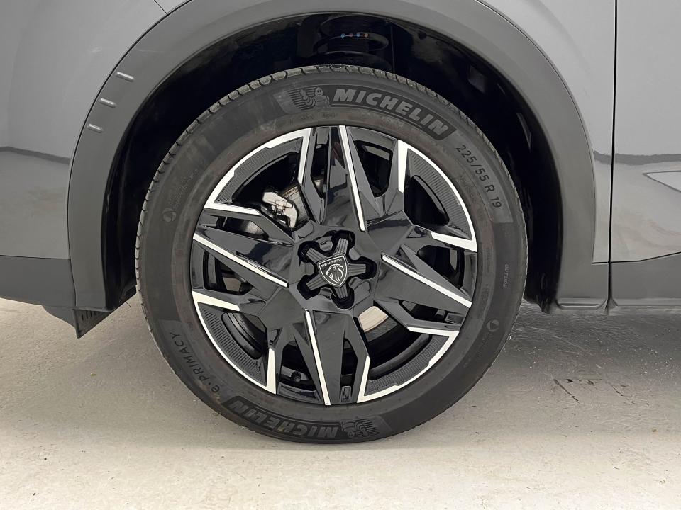 Peugeot 5008 Hybrid 1.2 100KW Allure eDCS6