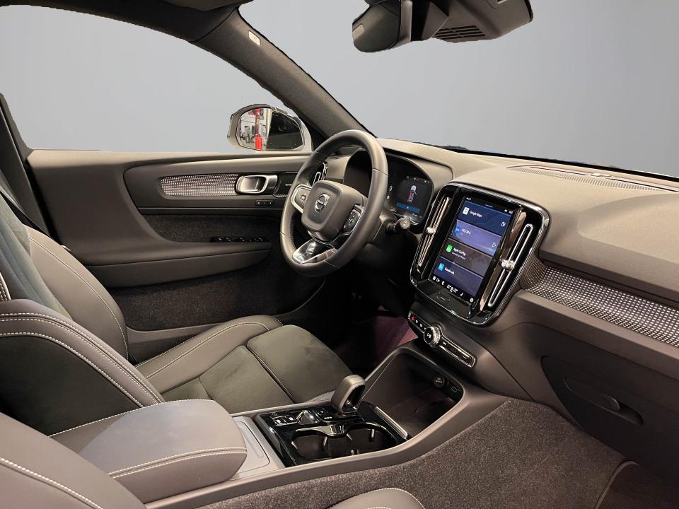 Volvo XC40 2.0 B4 G Ultimate Dark Auto