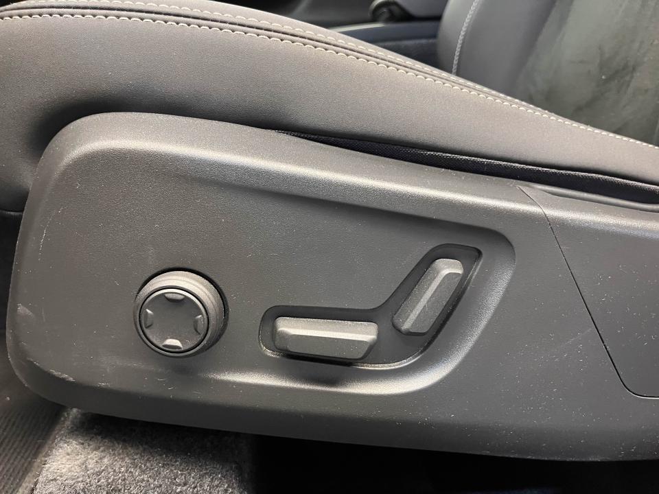 Volvo XC40 2.0 B4 G Ultimate Dark Auto