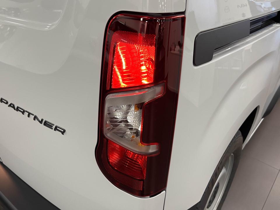 Peugeot e-Partner Standard  800kg eléctrico 100 Kw (136 Cv)   