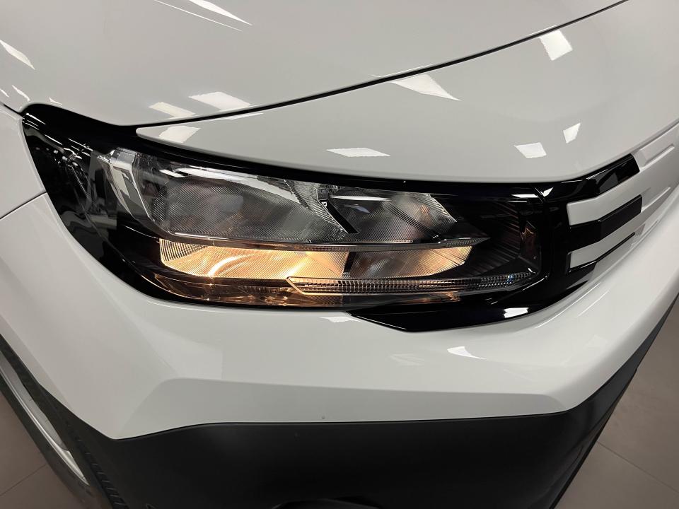 Peugeot e-Partner Standard  800kg eléctrico 100 Kw (136 Cv)   