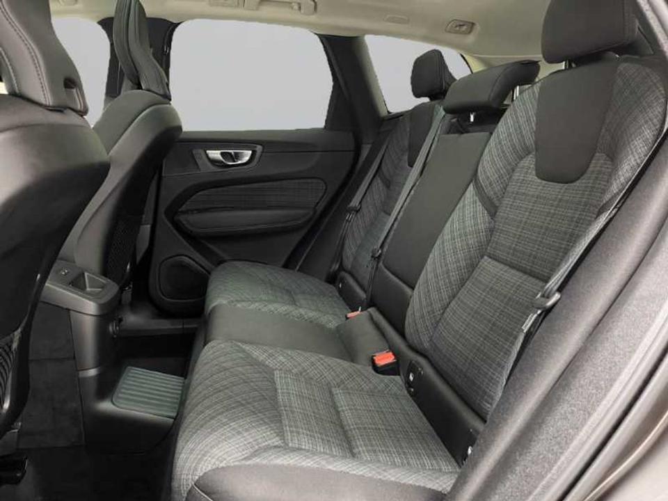 Volvo XC60 2.0 T6 AWD Recharge Core Auto