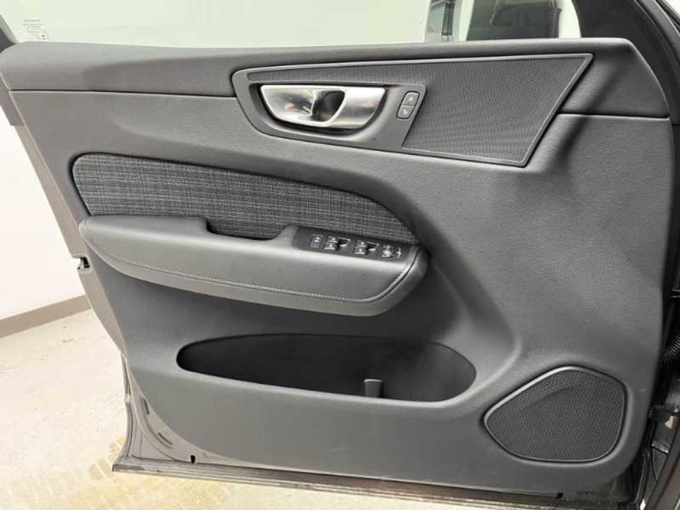 Volvo XC60 2.0 T6 AWD Recharge Core Auto