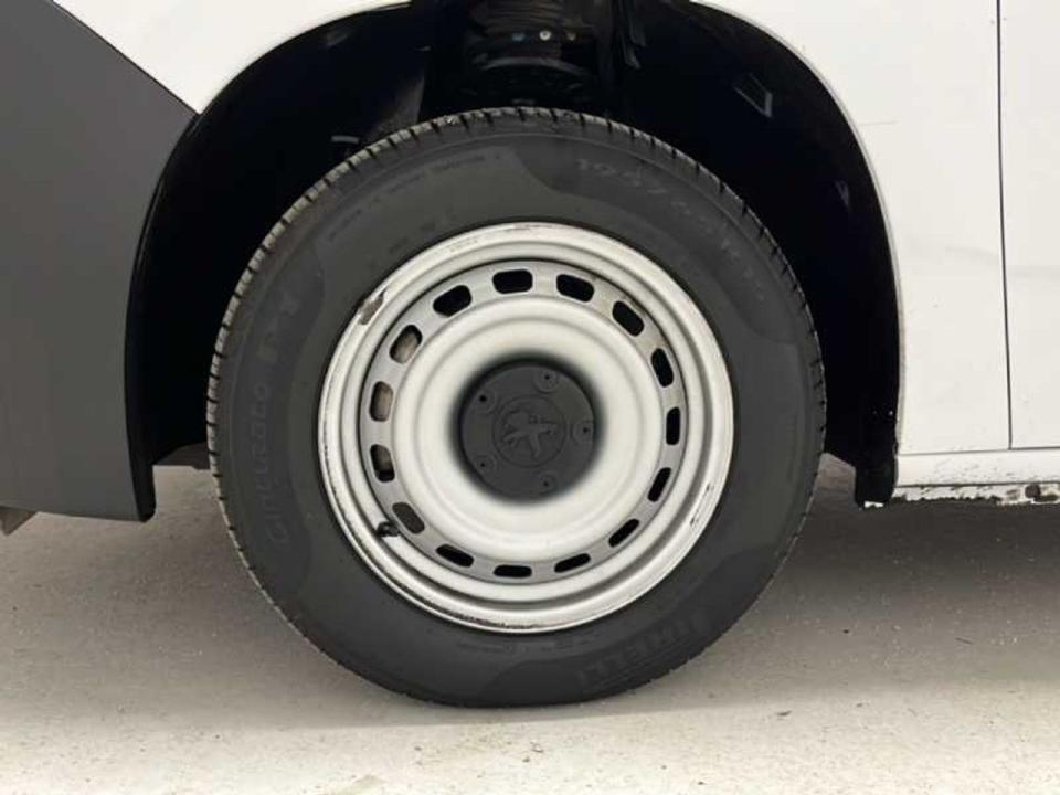 Peugeot Partner Pro Standard 600kg BlueHDi 73kW