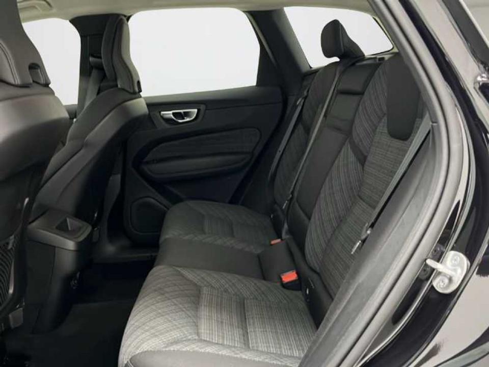 Volvo XC60 2.0 B5 G AWD Core Auto