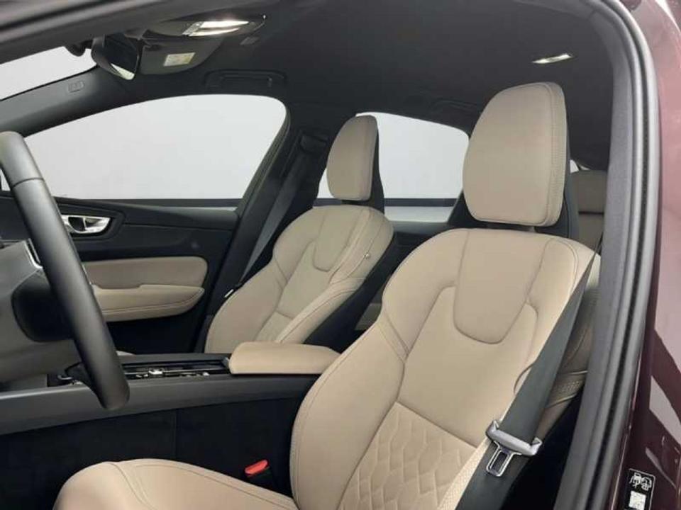 Volvo XC60 2.0 B5 G AWD Core Auto
