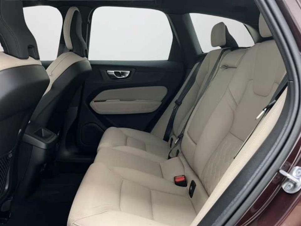 Volvo XC60 2.0 B5 G AWD Core Auto