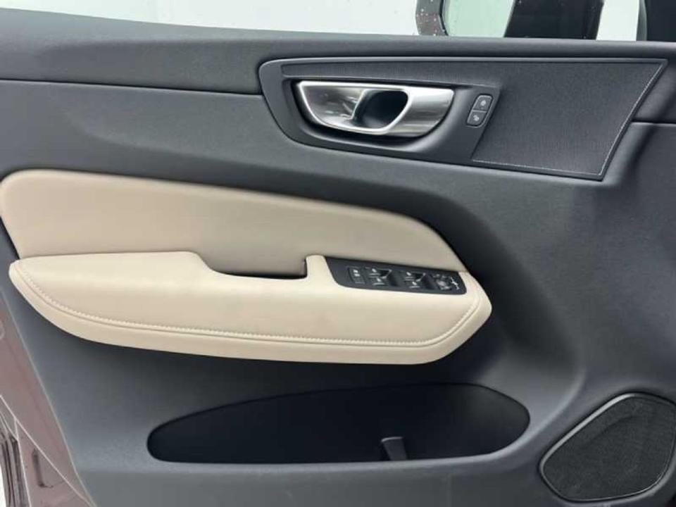 Volvo XC60 2.0 B5 G AWD Core Auto