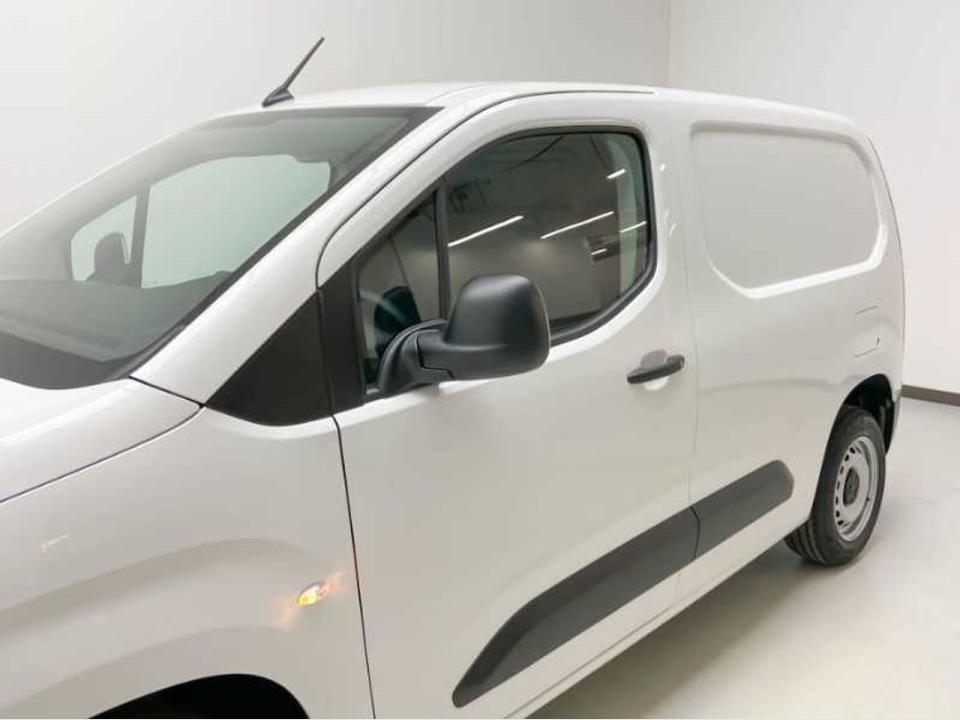 Peugeot Partner Pro Standard 600kg BlueHDi 73kW