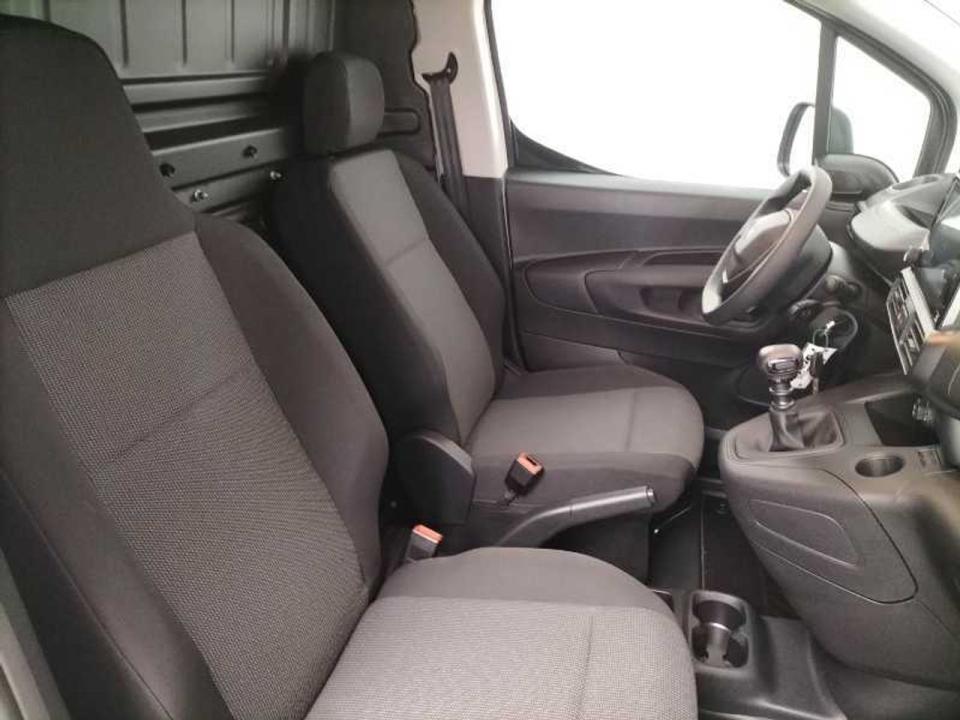 Peugeot Partner Pro Standard 600kg BlueHDi 73kW