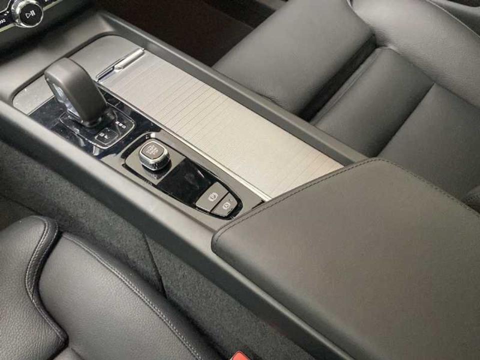 Volvo XC60 2.0 T6 AWD Recharge Plus Dark Auto