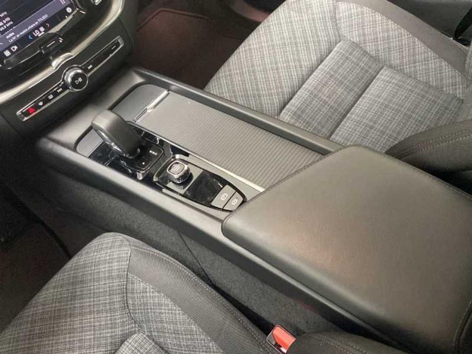 Volvo XC60 2.0 B4 D Core Auto