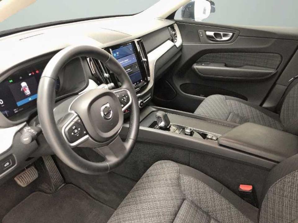 Volvo XC60 2.0 B4 D Momentum Auto