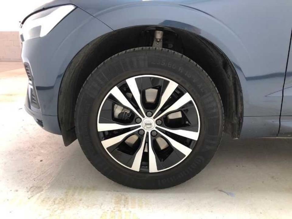 Volvo XC60 2.0 B4 D Momentum Auto