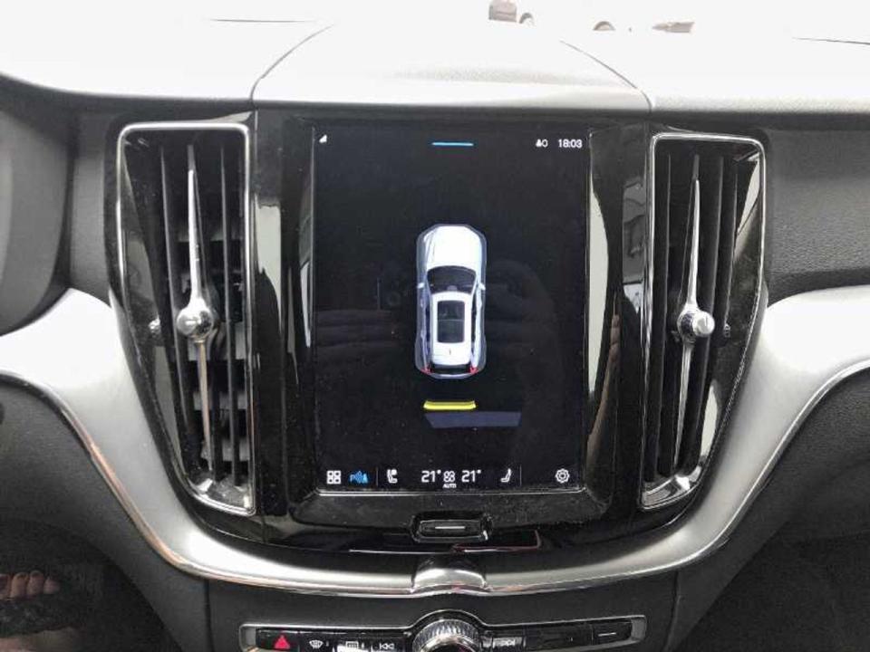 Volvo XC60 2.0 B4 D Momentum Auto