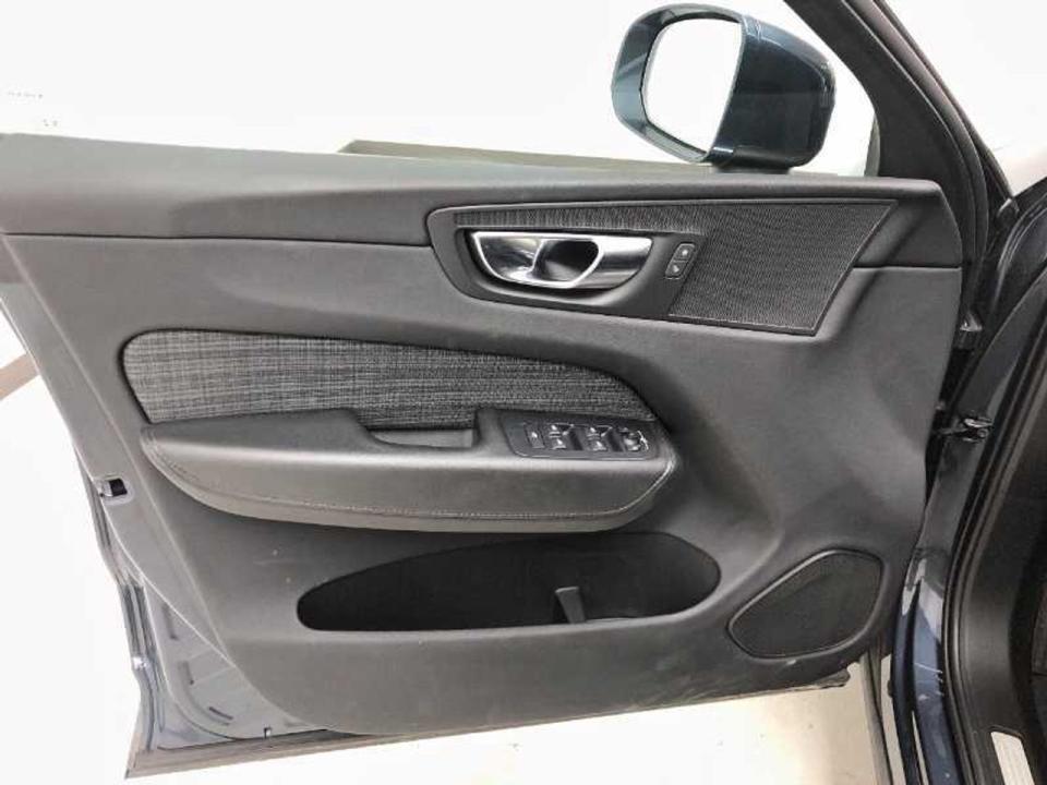 Volvo XC60 2.0 B4 D Momentum Auto
