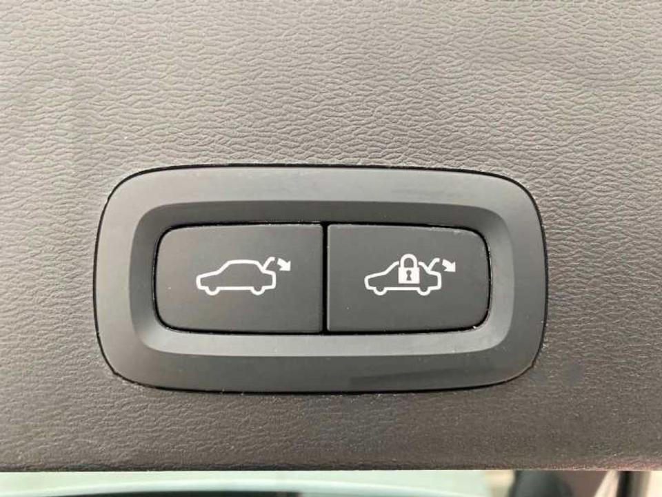 Volvo XC40 1.5 T4 Recharge PHEV Core Auto