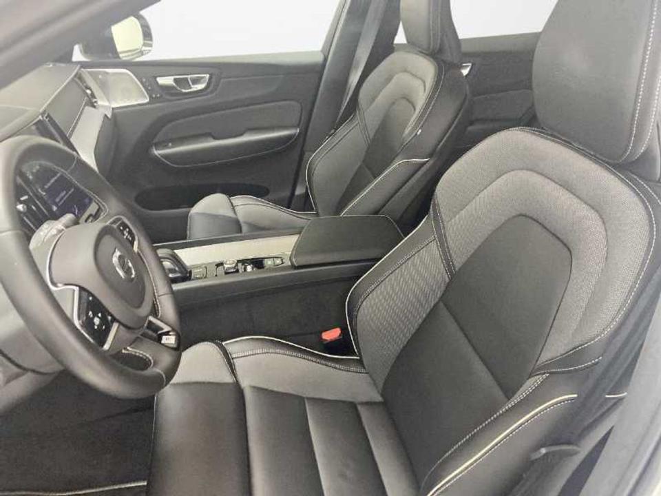 Volvo XC60 2.0 T8 AWD R-Design Auto