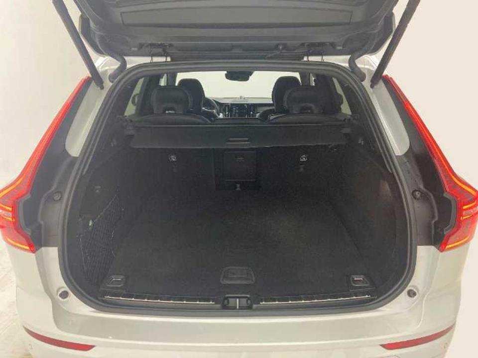 Volvo XC60 2.0 T8 AWD R-Design Auto