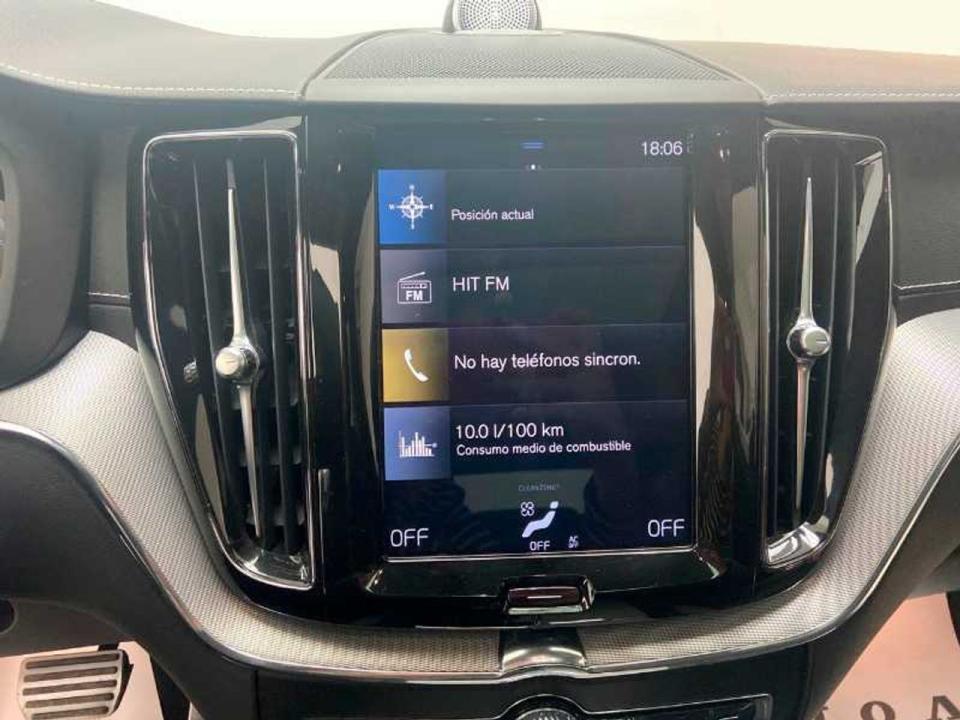 Volvo XC60 2.0 T8 AWD R-Design Auto